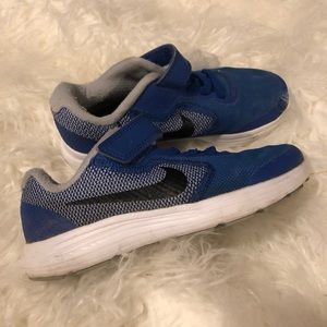 🎉Toddler boy Nike shoes size 11c🎉